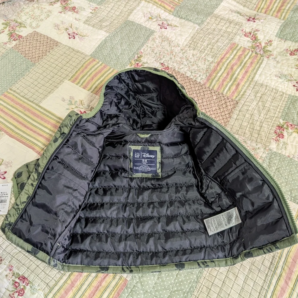 Baby GAP Disney Mickey Mouse Baby Puffer Jacket 0-6‎ Months